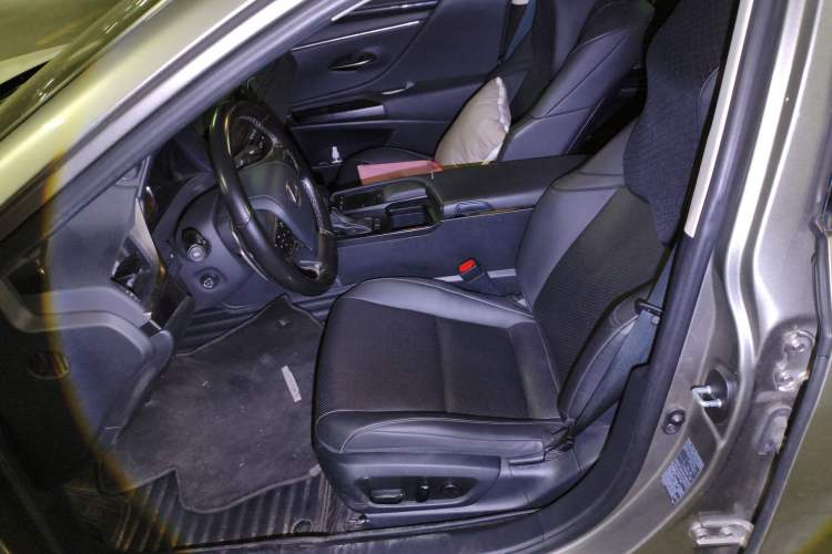 Used Lexus ES 2020 200 Excellence Edition