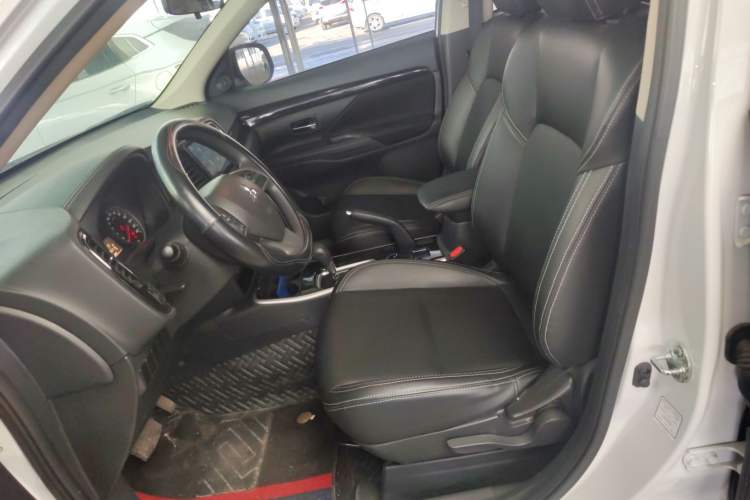 Used Mitsubishi Outlander 2021 Revised Version 2.0L Two-Wheel Drive Comfort Edition 5 Seats