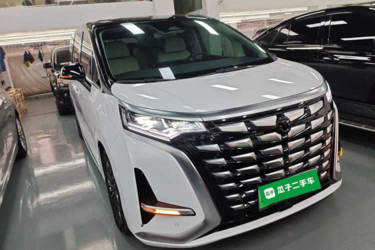 Used Denza D9 2024 DM-i 1050 Luxury Model