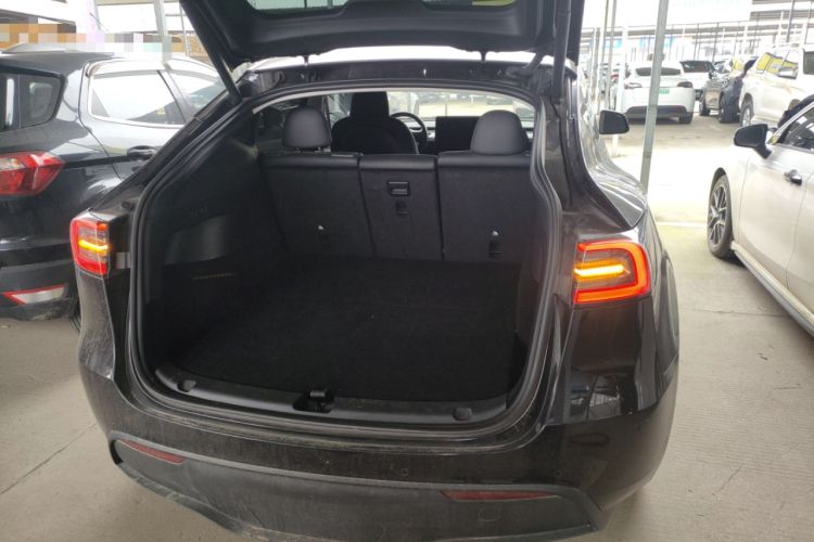 Used Tesla Model Y 2023 Rear-Wheel-Drive Version Trunk
