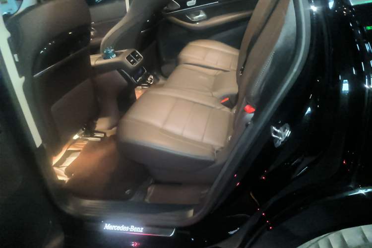 Used Mercedes-Benz GLS 2023 GLS 450 4MATIC Stylish Model Left Rear Seat