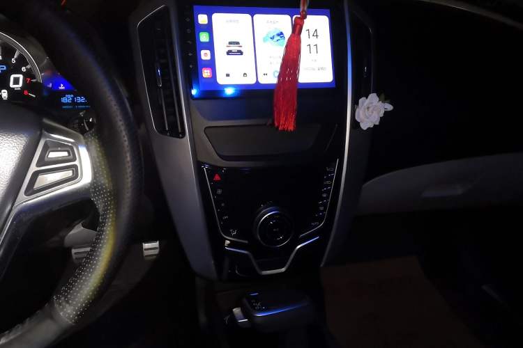 Used Luxgen U6 SUV 2014 1.8T ZhiZun Model
