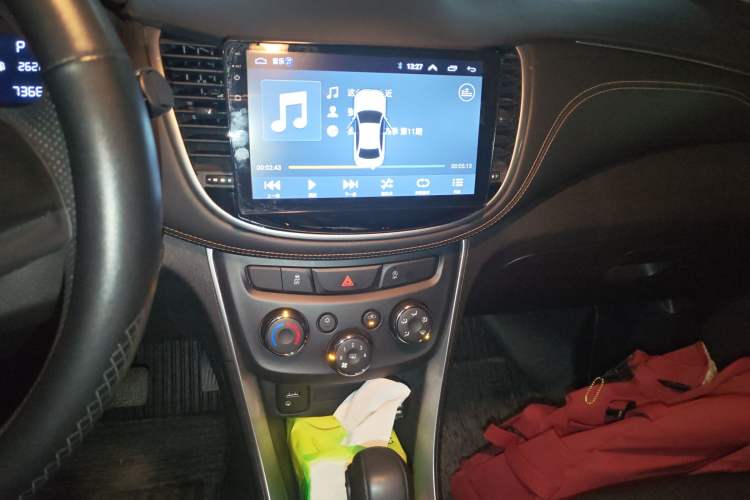 Used Chevrolet Trax 2017 1.4T Automatic Two-Wheel Drive Comfort Version Audio And AC Panel