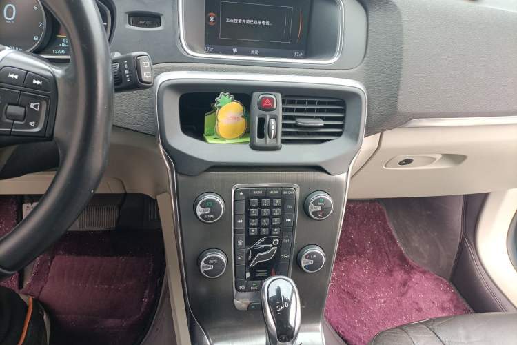 Used Volvo V40 2013 2.0T Zhiya Edition