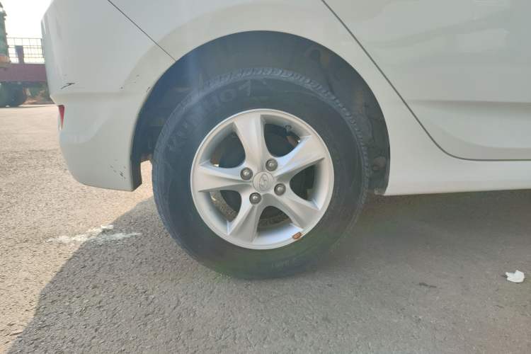 Used Hyundai Verna Ray 2016 1.4L Automatic Leading-Edge GLX Right Rear Wheel Hub