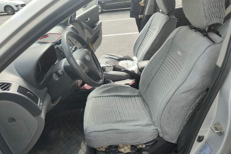 Used Hyundai Celesta 2011 1.6L Manual Luxury Model
