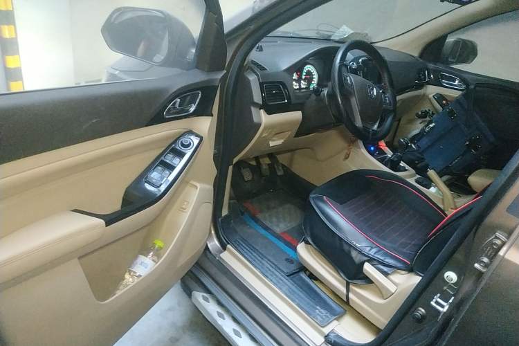 Used Baojun 730 2014 1.5L Manual Luxury Navigation ESP Version 7 Seats