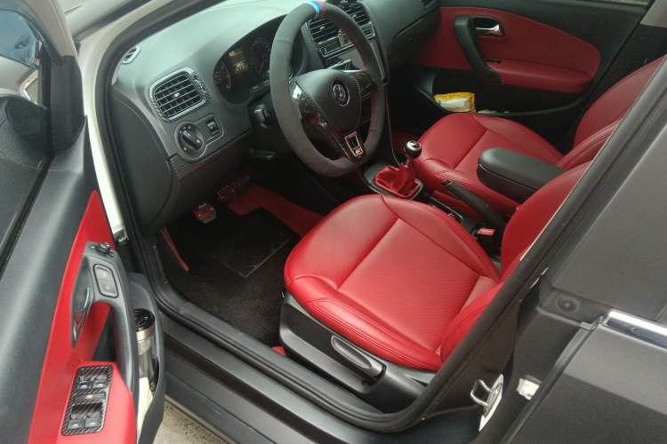 Used Volkswagen Polo 2018 1.5L Manual Drive-Comfort Model Driver Seat