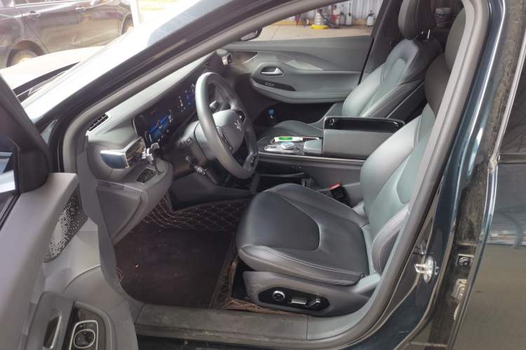 Used ARCFOX Alpha S 2022 525S 160kW Left Front Seat