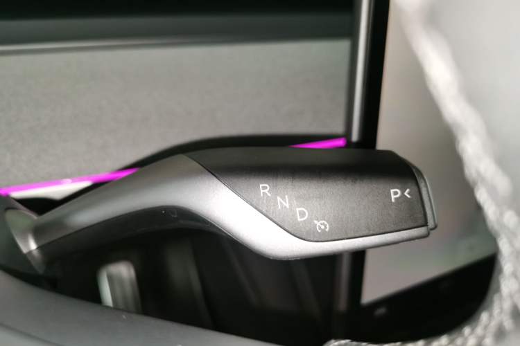 Used Tesla Model Y 2024 Long-Range All-Wheel-Drive Version Gear Lever