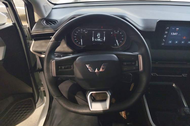 Used Wuling Jiachen 2022 1.5T Manual Comfort & Dynamic Version