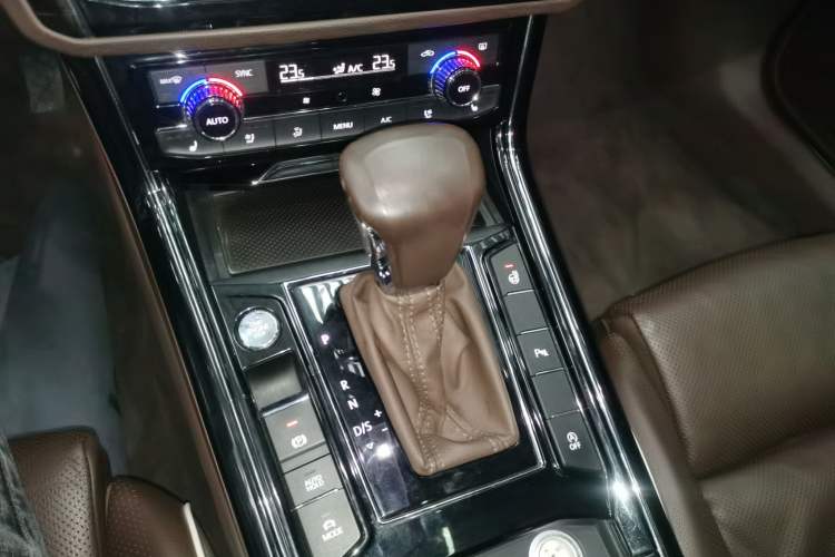 Used Volkswagen Phideon 2016 380TSI Two-Wheel-Drive Supreme Edition