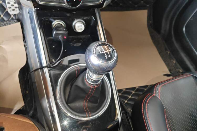 Used Zotye Domy X5 2015 1.5T Manual Luxury Model China V Standard
