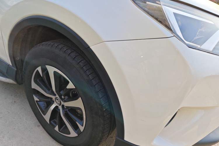 Used Toyota RAV4 2016 2.0L CVT Two-Wheel Drive Comfort Edition China V Standard
