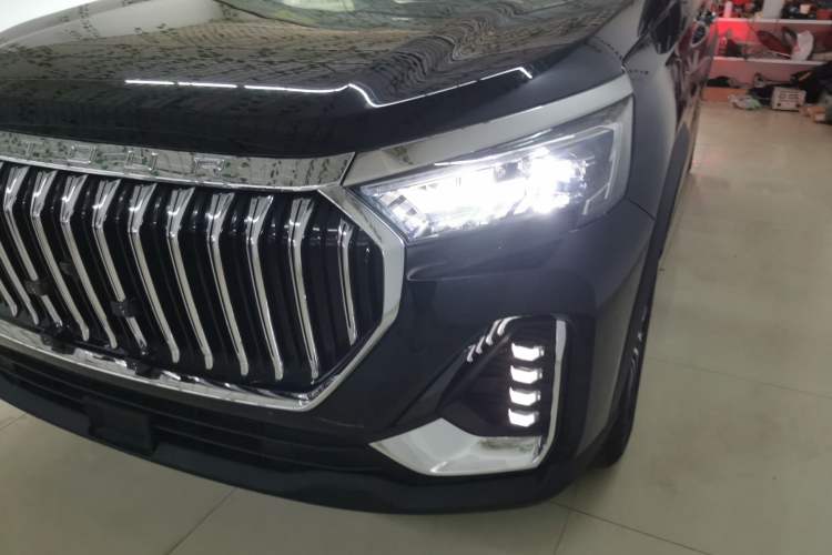 Used JETOUR X90 PLUS 2025 1.6TD DCT Luxury Edition 7-Seater
