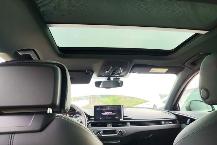 Used Audi A4L 2024 40 TFSI Luxury Dynamic Edition Headliner