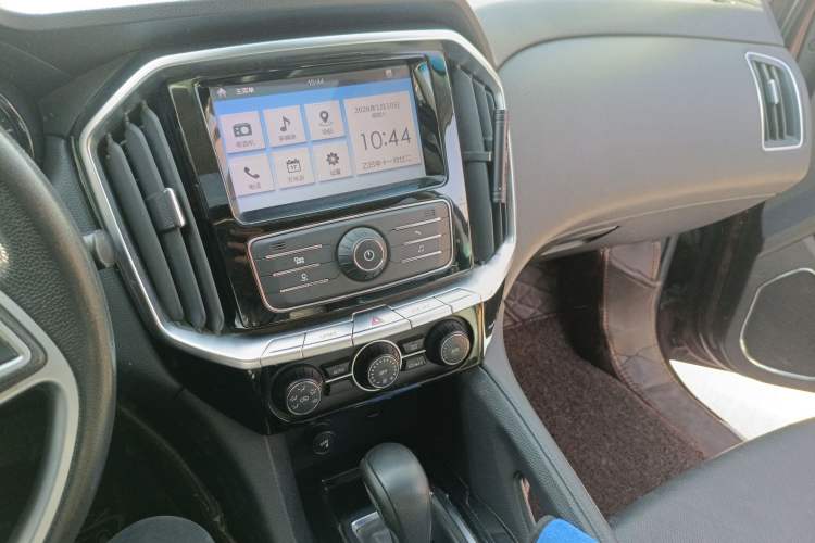 Used JMC Yusheng S350 2016 2.0T Automatic Two-Wheel Drive Gasoline Luxury Version with Sunroof 5 Seats