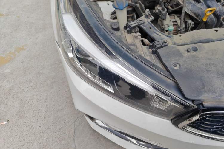 Used Kia K3 2016 1.6L Automatic GLS Right Front Headlight