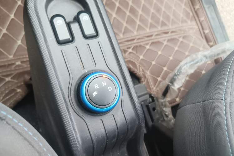 Used Wuling Hongguang MINIEV 2020 Freedom Version Lithium Iron Phosphate Gear Lever