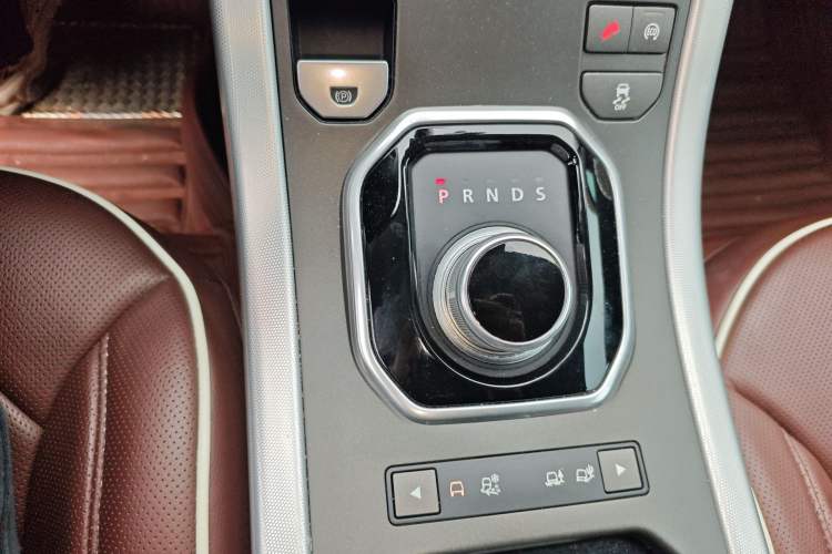Used Land Rover Range Evoque 2014 2.0T 5-Door Ignite Edition Gear Lever