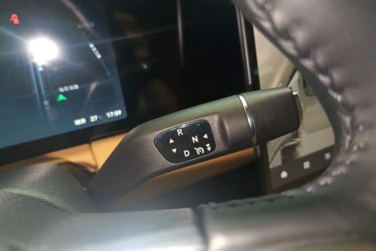 Used Leapmotor C11 2024 Pure Electric 515 Smart Drive Edition Gear Lever