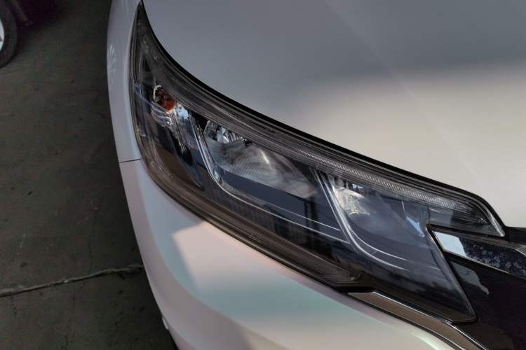 Used Honda CR-V 2016 2.0L two-wheel drive Urban Edition Right Front Headlight