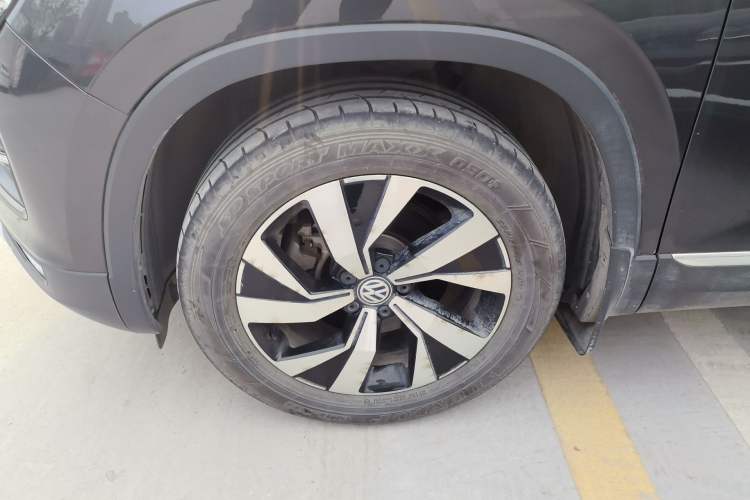 Used Volkswagen Tayron 2021 280TSI Two-Wheel Drive Luxury Smart Connectivity Version Left Front Wheel Hub