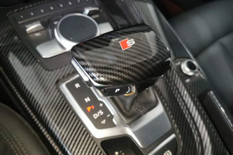 Used Audi A4L 2019 40 TFSI Fashion Edition China VI Emission Standard
