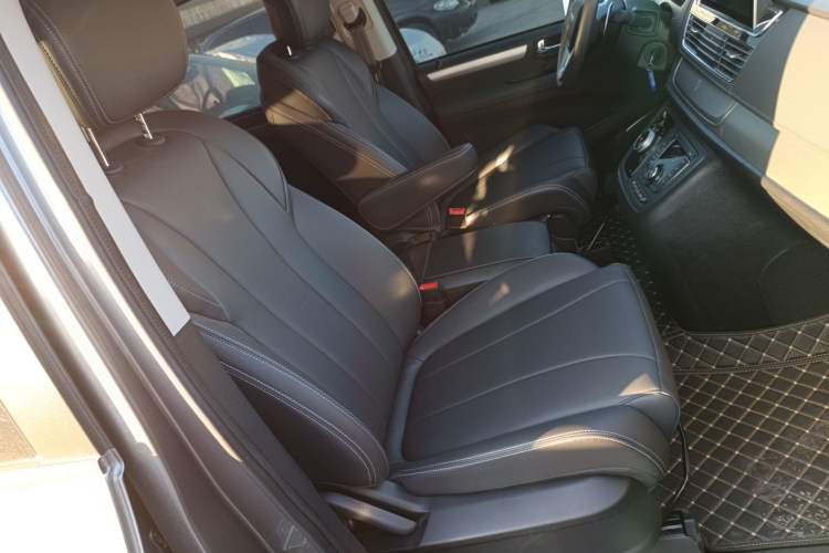 Used SAIC MAXUS G20 2023 Facelifted ES 2.0T Gasoline Automatic Value Edition