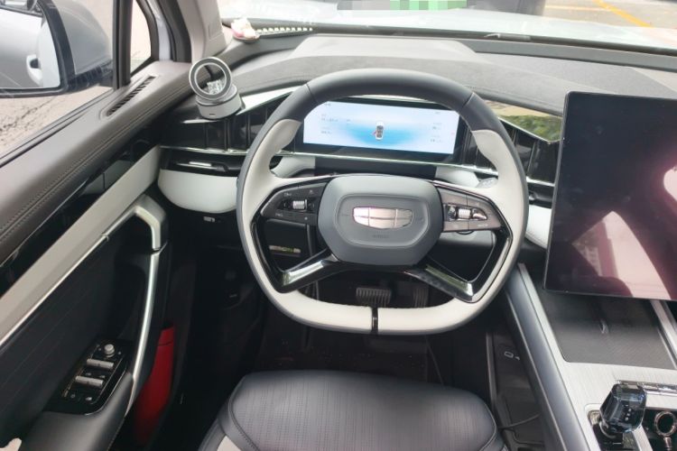 Used Geely Auto FX11 2024 1.5TD DCT Prestige Edition
