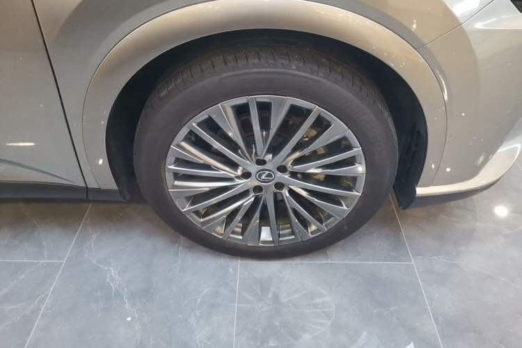 Used Lexus RX 2023 350h Four-Wheel Drive Enjoyment Version Right Front Wheel Hub
