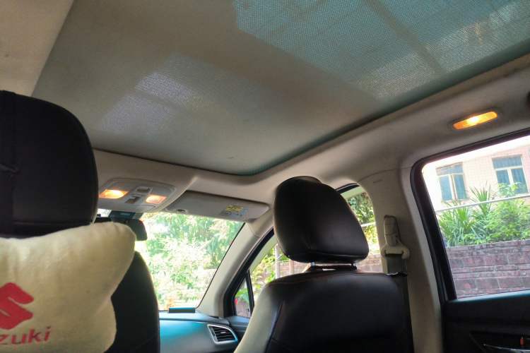 Used Suzuki S-Cross 2014 1.6L CVT Two-Wheel Drive Elite Version
