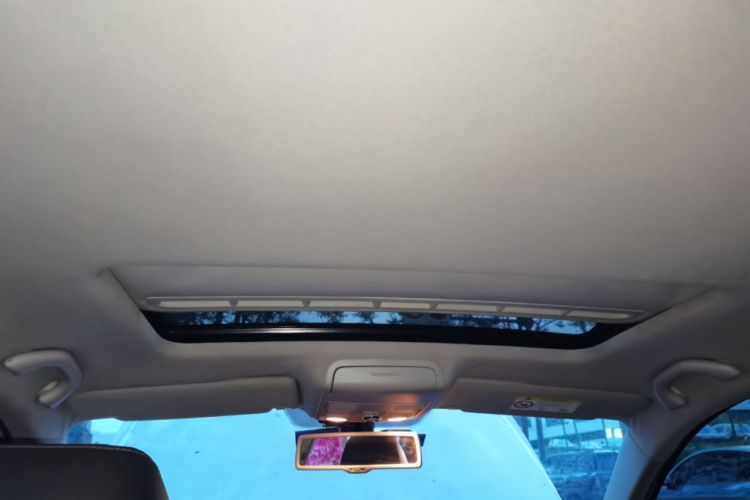 Used Volkswagen Sagitar 2015 230TSI Automatic Luxury Model Headliner