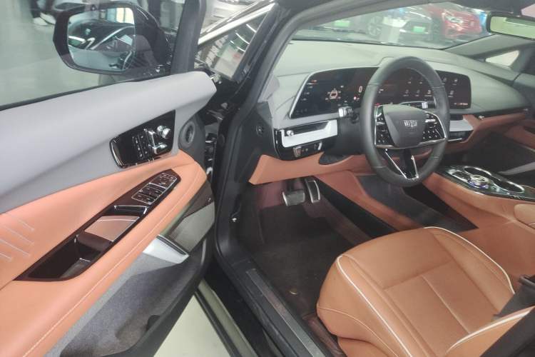 Used Cadillac OPTIQ 2024 Standard Range Version