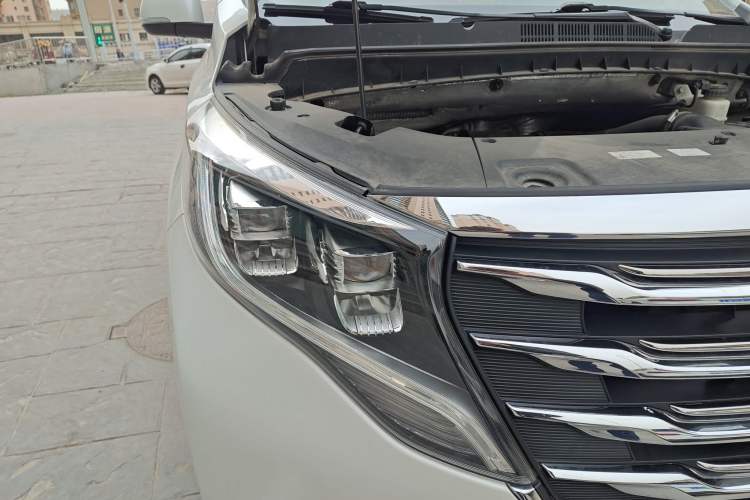 Used GAC Trumpchi M8 2019 320T Ultimate Edition Right Front Headlight