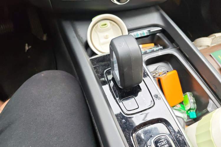 Used Volvo XC60 2022 B5 4x4 Zhiyi Luxury Edition Gear Lever