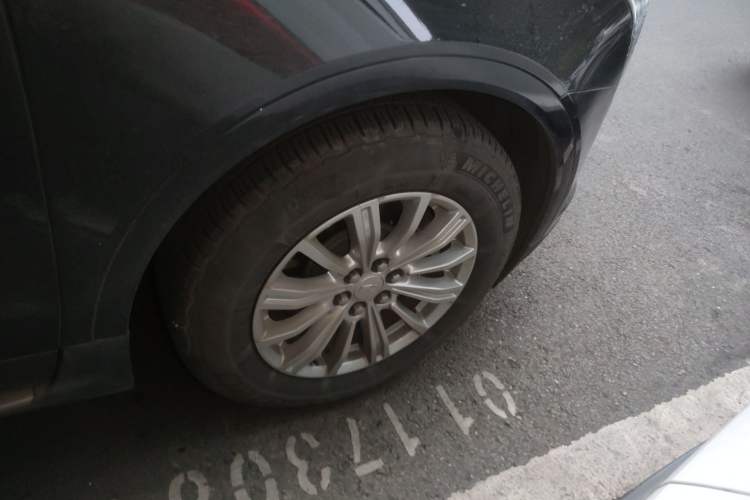 Used Cadillac XT5 2018 28E Four-Wheel Drive Tech Version