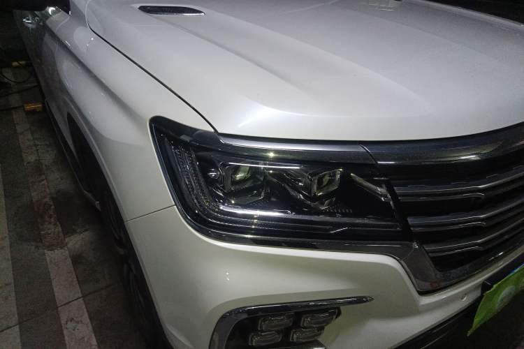 Used Roewe RX8 2019 30T Smart Connectivity Two-Wheel Drive Supreme Flagship Edition
