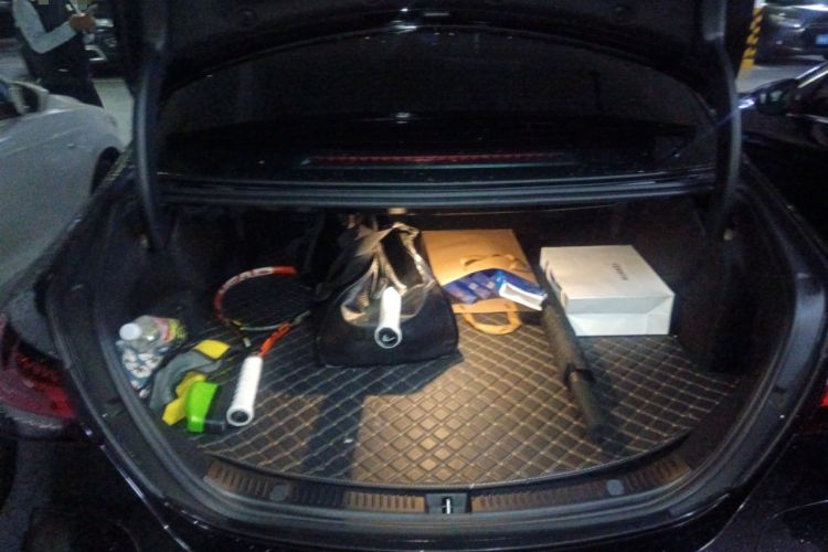 Used Mercedes-Benz E-Class New Energy 2023 E 350 e L Plug-in Hybrid Sports Sedan Trunk