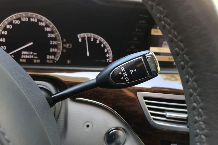 Used Mercedes-Benz S-Class 2010 S 300 L Luxury Model