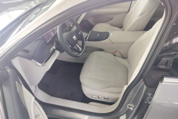 Used Buick L7 2025 Model Luxury Leisure Smart Driving Edition