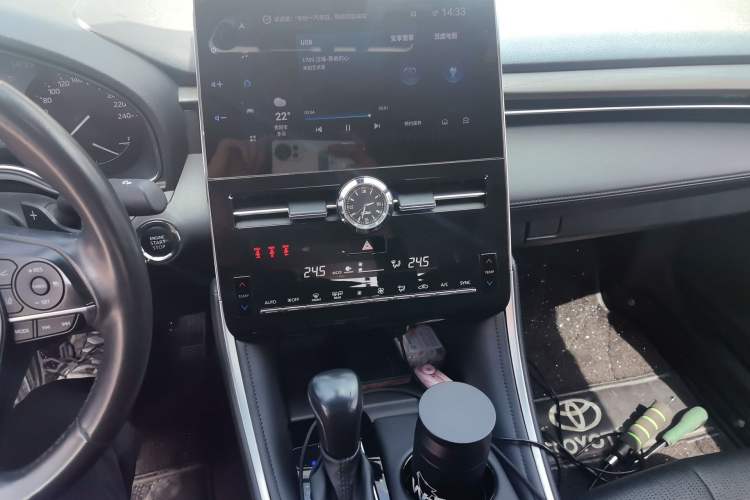 Used Toyota Avalon 2022 2.5L Luxury Edition Audio And AC Panel