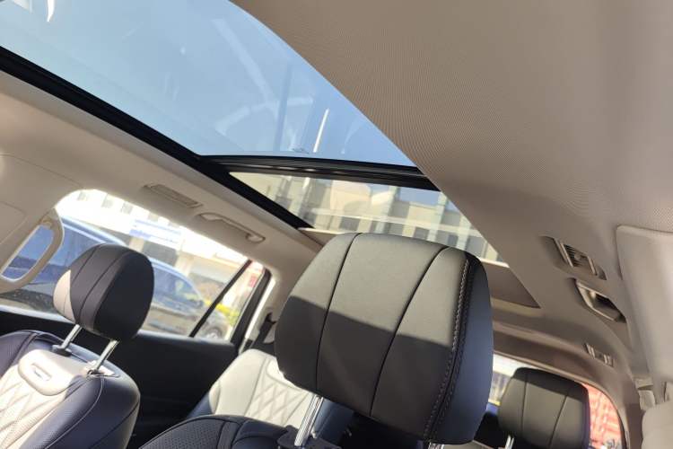 Used Hongqi HS7 PHEV 2024 2.0T PHEV Four-Wheel Drive Flagship Edition 6 Seats
