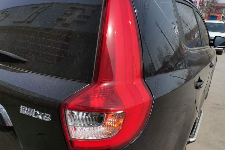 Used Geely Auto Vision X6 2016 1.8L Manual Luxury Model