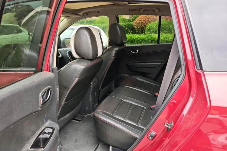 Used Renault Koleos 2014 2.5L 4x4 Sportway Edition Left Rear Seat