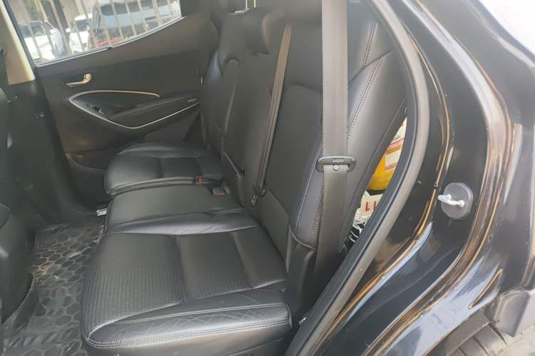 Used Hyundai Santa Fe 2013 2.0T Automatic All-Wheel Drive Top Trim