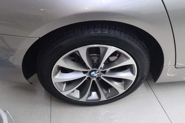 Used BMW 5 Series 2017 528Li Leading Model
