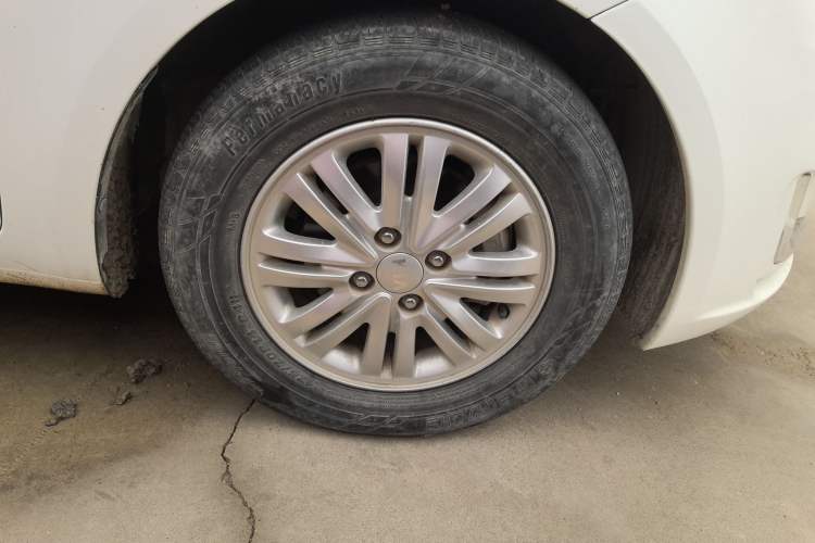 Used Kia K2 2012 Sedan 1.4L MT GLS Commemorative Edition