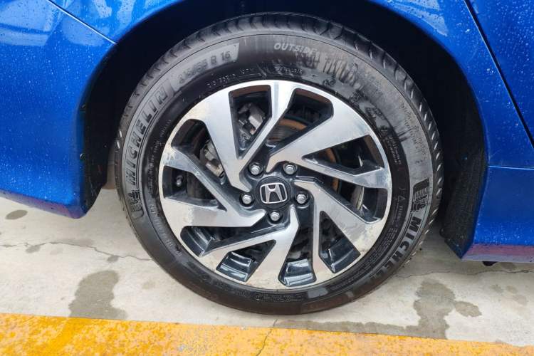 Used Honda Civic 2016 220TURBO CVT Luxury Edition Right Rear Wheel Hub