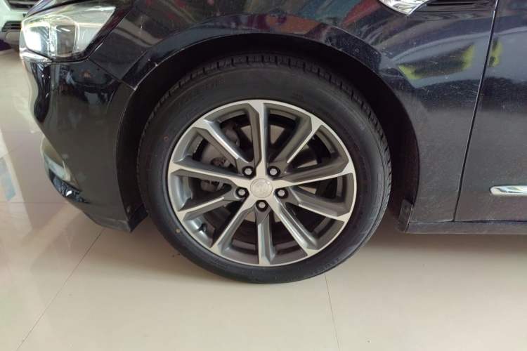 Used Buick LaCrosse 2019 28T Luxury Version Left Front Wheel Hub